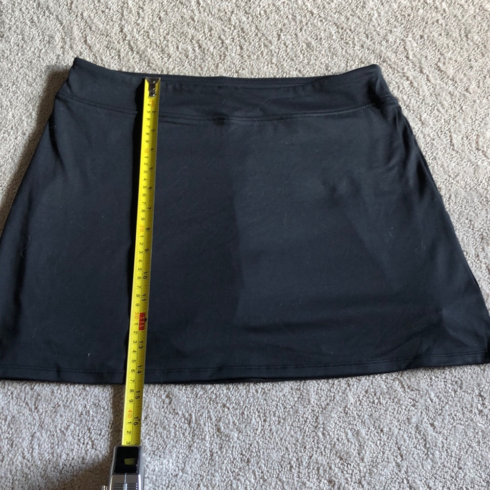 Tranquility sz M black athletic skort. Breathable/flexible fabric.